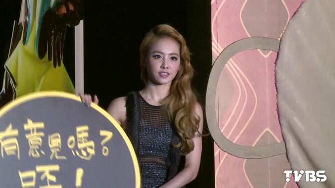 Jolin新歌「呸」 MV一人飾4角諷臉書成癮症|│TVBS新聞網