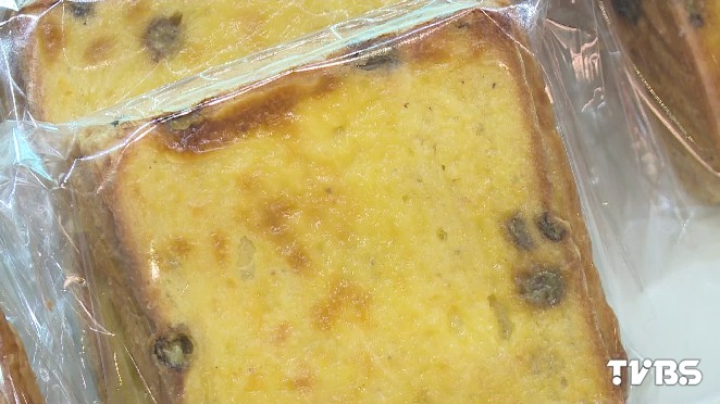 超商「霉麵包」? 有效期限未到驚見黑點 發霉 麵包4
