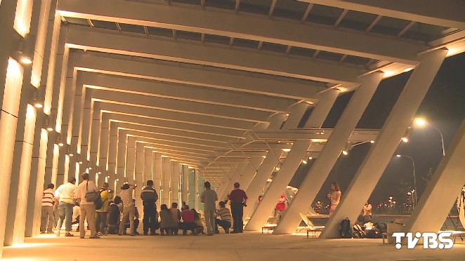 雲林高鐵站流線站體成最夯夜拍景點 攝影 Tvbs新聞網