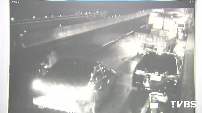 涉暴力討債20黑衣人街頭持信號彈叫囂 討債集團 竹聯幫 弘仁會 高利貸 鬧事 tvbs新聞網