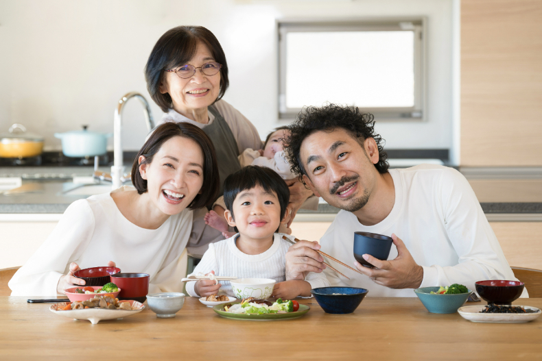 愛吃澱粉、不愛運動，卻因做對4件事，讓日本人全球最瘦