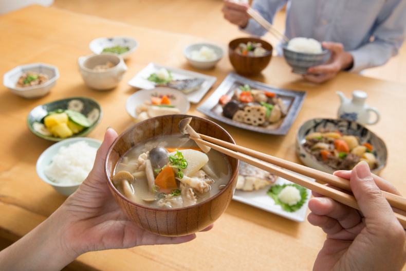 減重名醫邱正宏醫師證實：餐具換小一號，有助減肥！餐盤顏色也會影響食慾