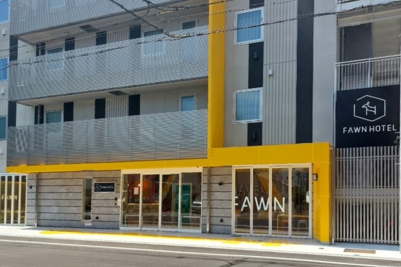 小鹿文娛大阪開新飯店！「FAWN HOTEL」走去車站只要5分鐘，雙人入住每晚800元起