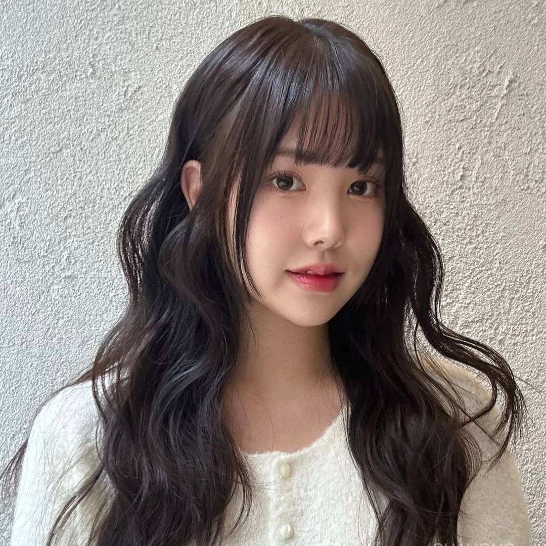 2025韓國流行捲髮快跟上！寂寞燙、花朵燙、燕尾燙、海草燙，你聽過幾個？