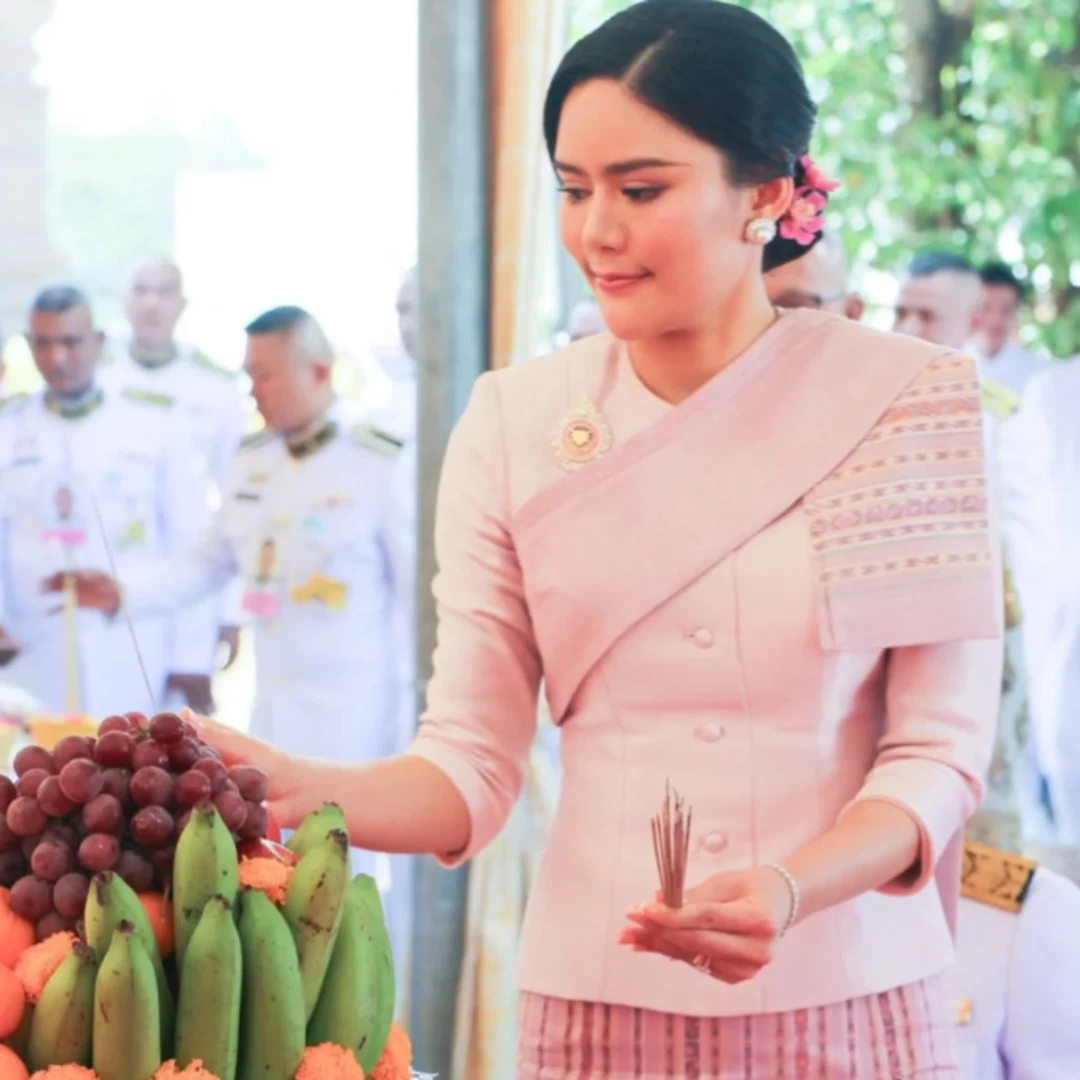 逆襲上位引爆泰國宮鬥!72歲泰王戀上32歲侍女,王后與王妃攜手抗新寵?