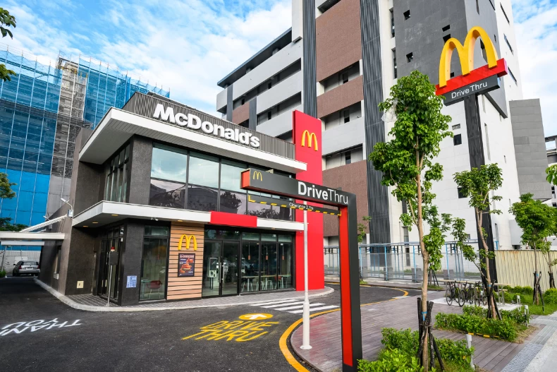 聖誕節、跨年開趴鎖定速食優惠！必勝客買一送一，摩斯、肯德基限定套餐
