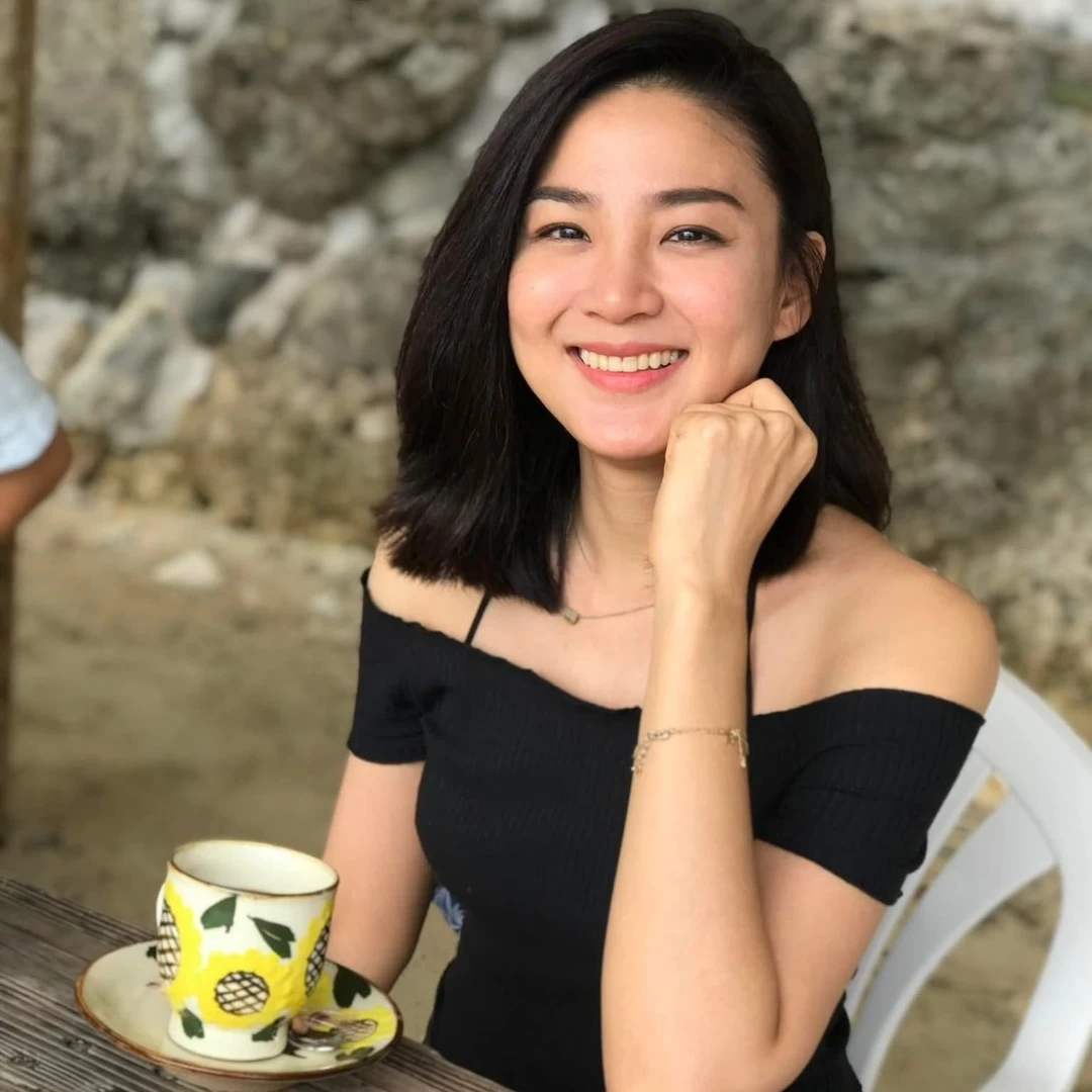 46歲洪小鈴升格人母！出道超過25年素顏還是好美，超正向「老得慢」秘訣快跟學