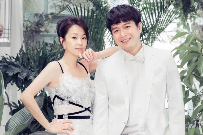 李易曾在公開承認「太早結婚生子」