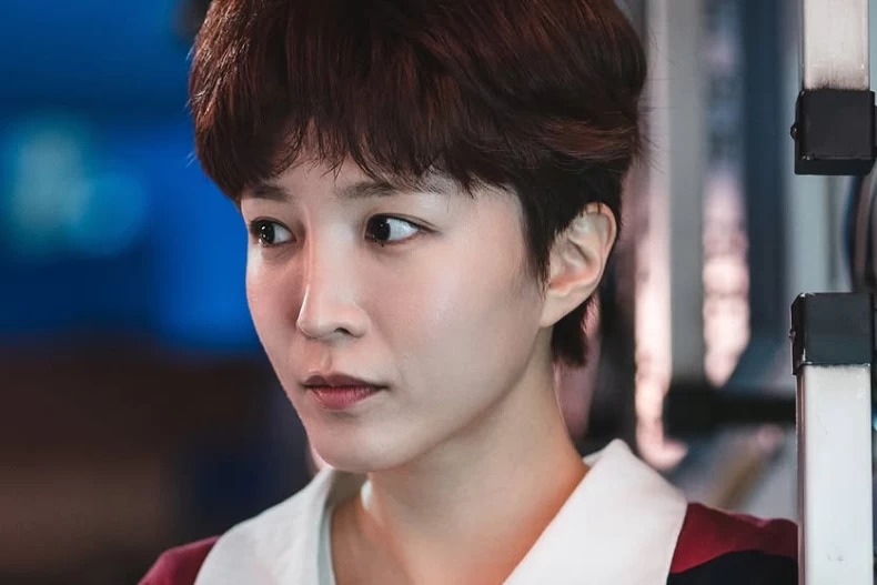 《問問星星吧》配角陣容：李礎熙 飾 多娜·李
