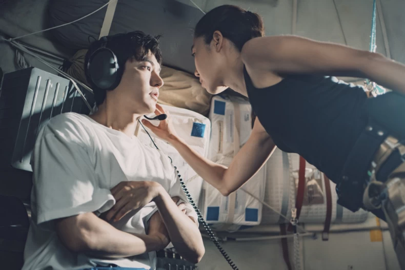 《問問星星吧》劇情亮點1.李敏鎬×孔曉振大談姊弟戀cp感爆棚