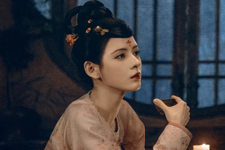 《掌心》配角陣容：張予曦 飾 霓裳
