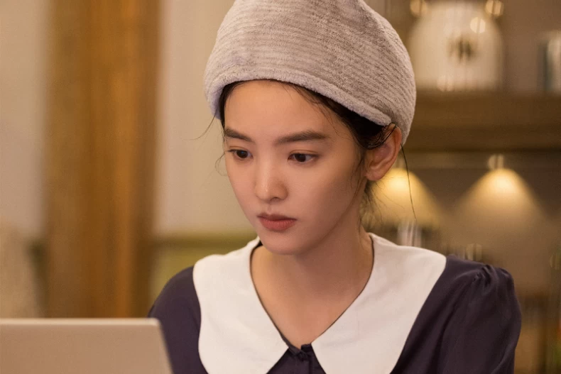 靠自己就能好命面相女1.高額頭