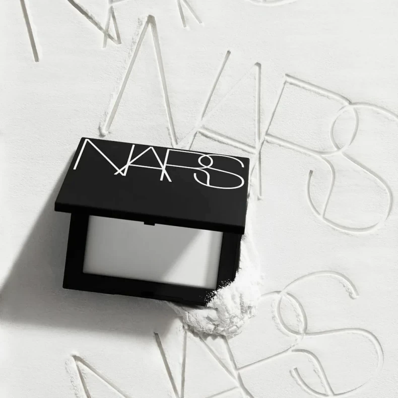 NARS 裸光蜜粉餅