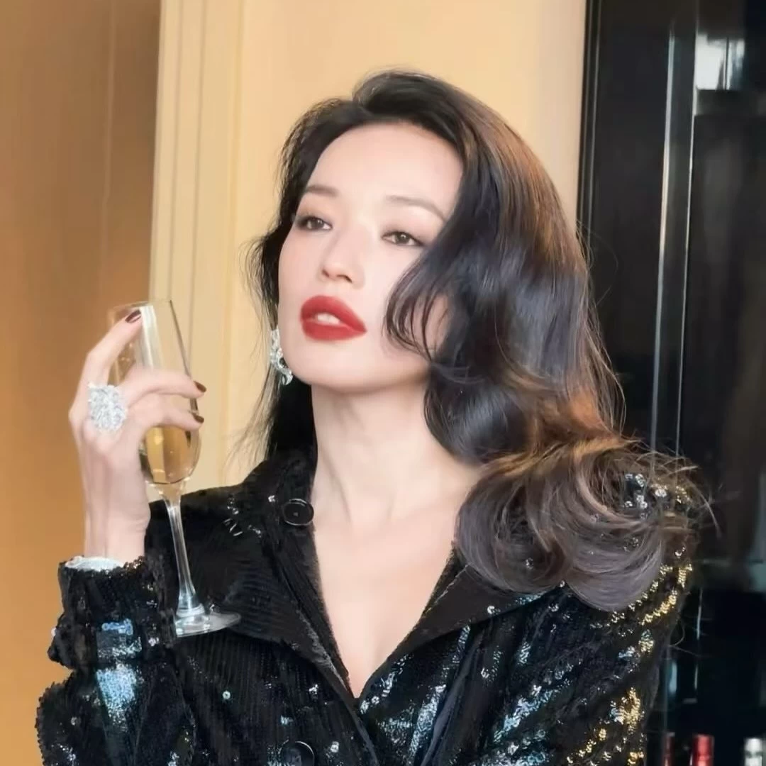 天下凍齡第一人！舒淇48歲無懼素顏，美到被保養品牌欽點代言！