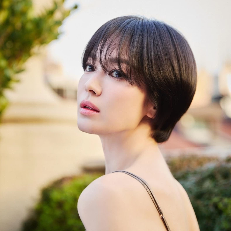 Photo by Song hyekyo on February 26, 2025. 可能是 1 人的圖像.