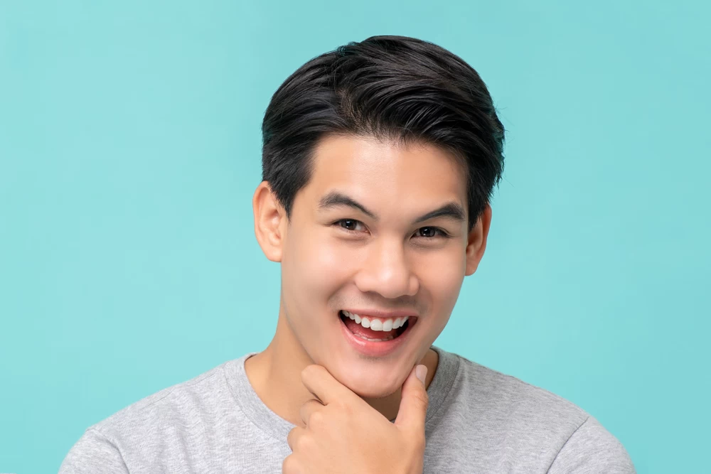 分手後無情男性面相特徵4.尖削的下巴