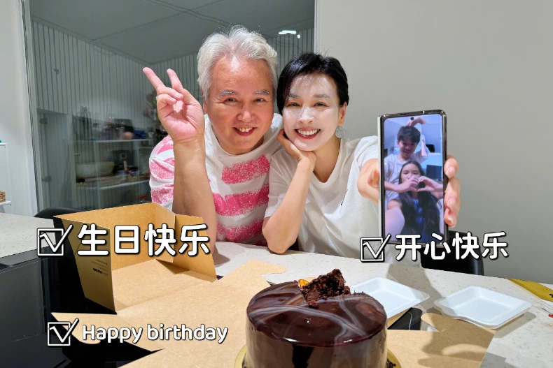 張庭分享女兒在時裝周走秀照引發網友熱議