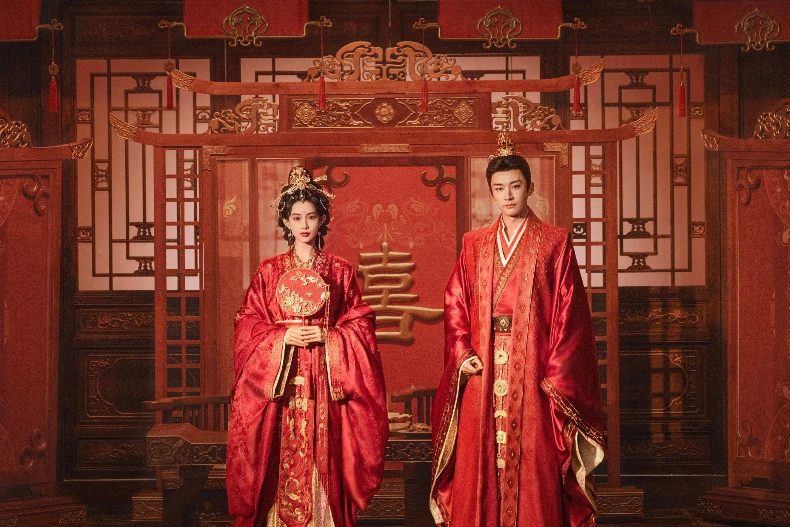 《桃花映江山》開播評價：在劫難桃cp顏值絕配鬥智鬥勇，純恨夫妻拉扯挑逗性張力拉滿熱度狂飆