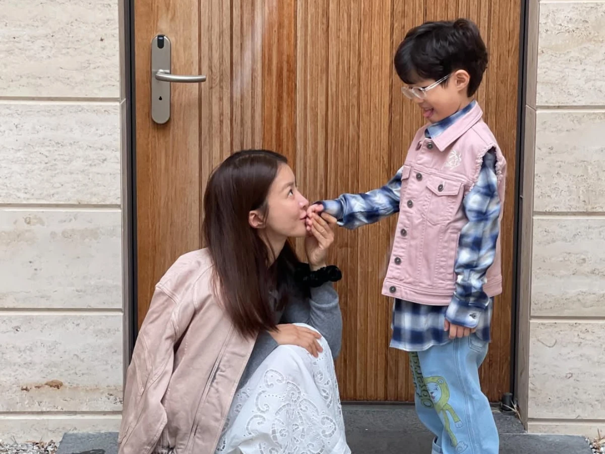 李施昤離婚後宣布懷孕