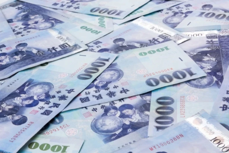 快訊／「普發現金1萬元」成真了！立院三讀通過，最慢今年這時可領