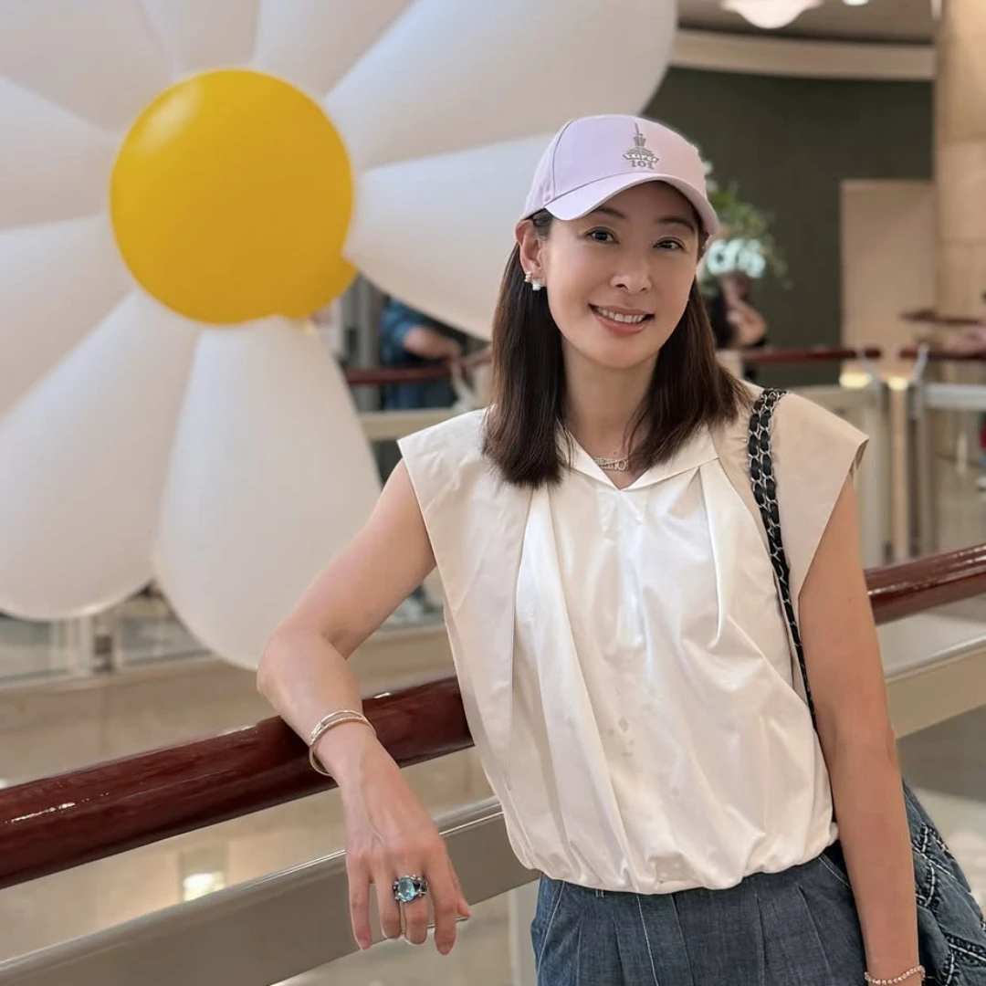 「50+女星穿搭」盤點：跟許路兒、賈永婕、伊能靜穿出名媛感，成熟才是貴氣的關鍵！