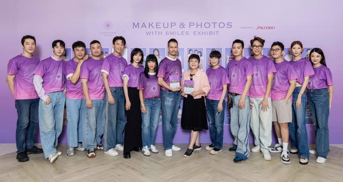 batch_台灣資生堂集團,TBCA理事長與12位彩妝師合照