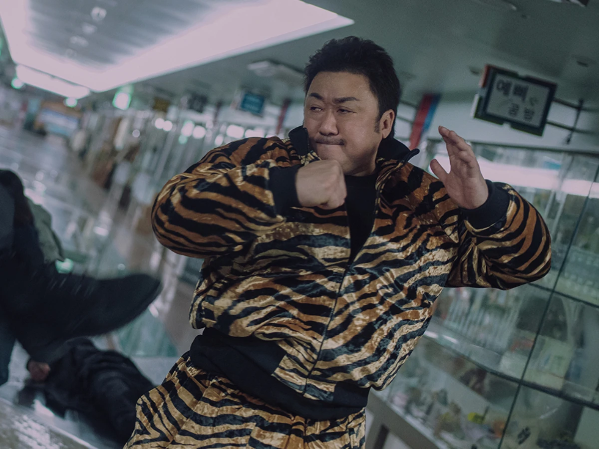 劇情亮點2.「最強大叔」馬東石守護人類