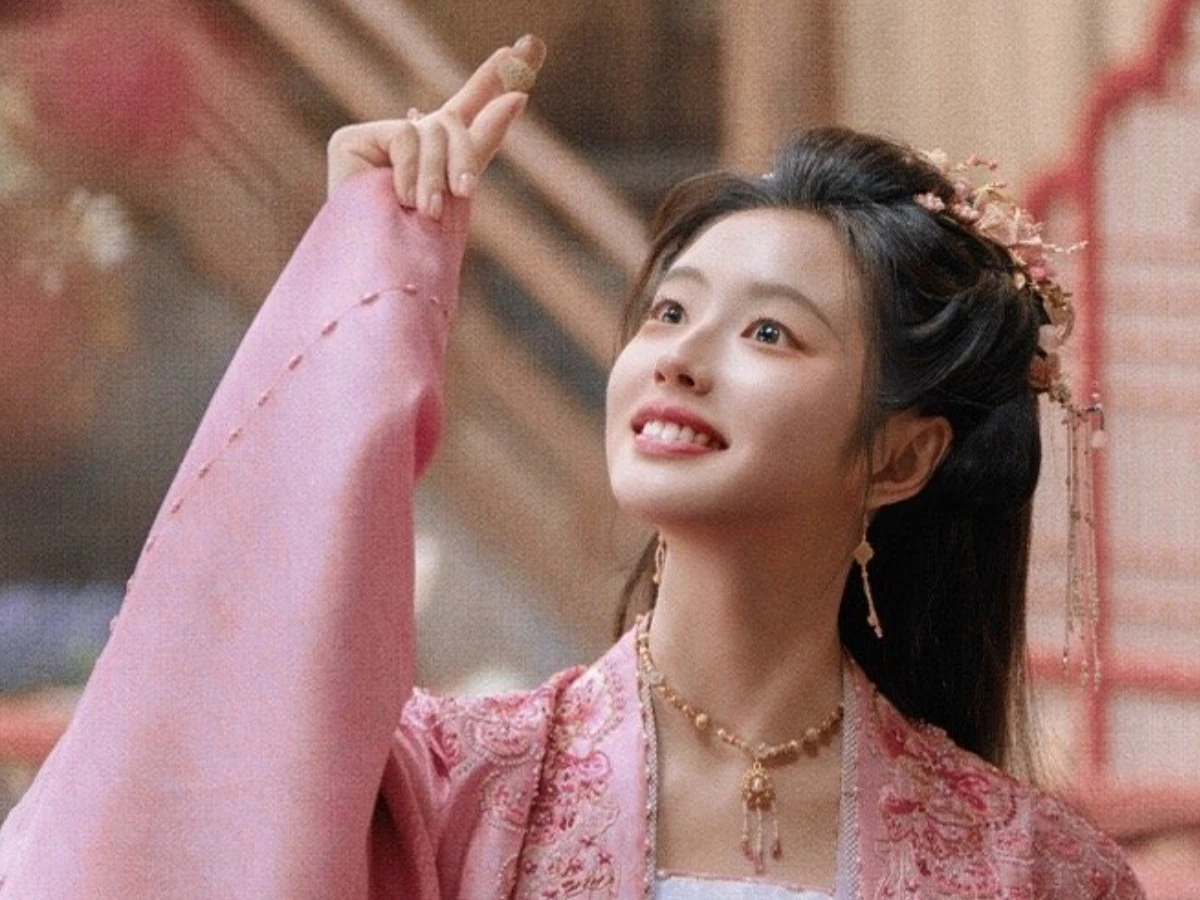 劇情亮點2.徐若晗36套造型「美出新高」