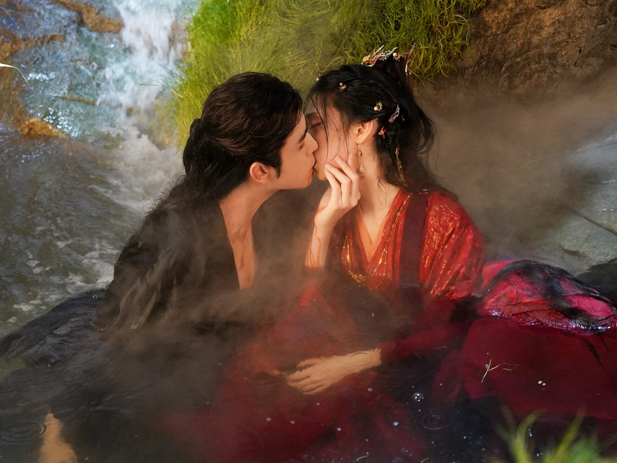 劇情亮點9.花式吻戲預告討論度飆升