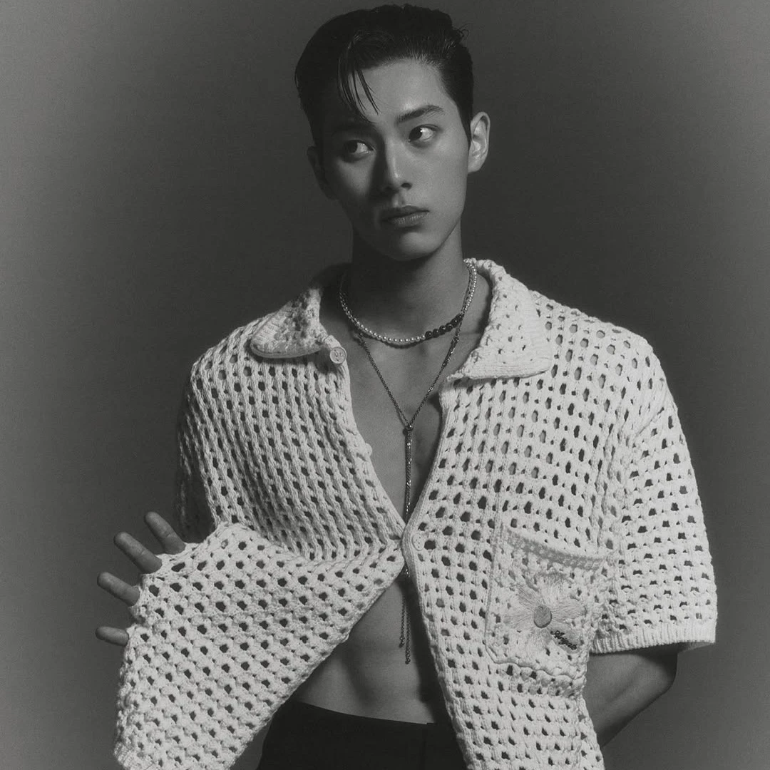 行走的戀愛警報器!李彩玟《暴君的廚師》流口水腹肌欠收費,年下暴君又拽又懂撩爆紅