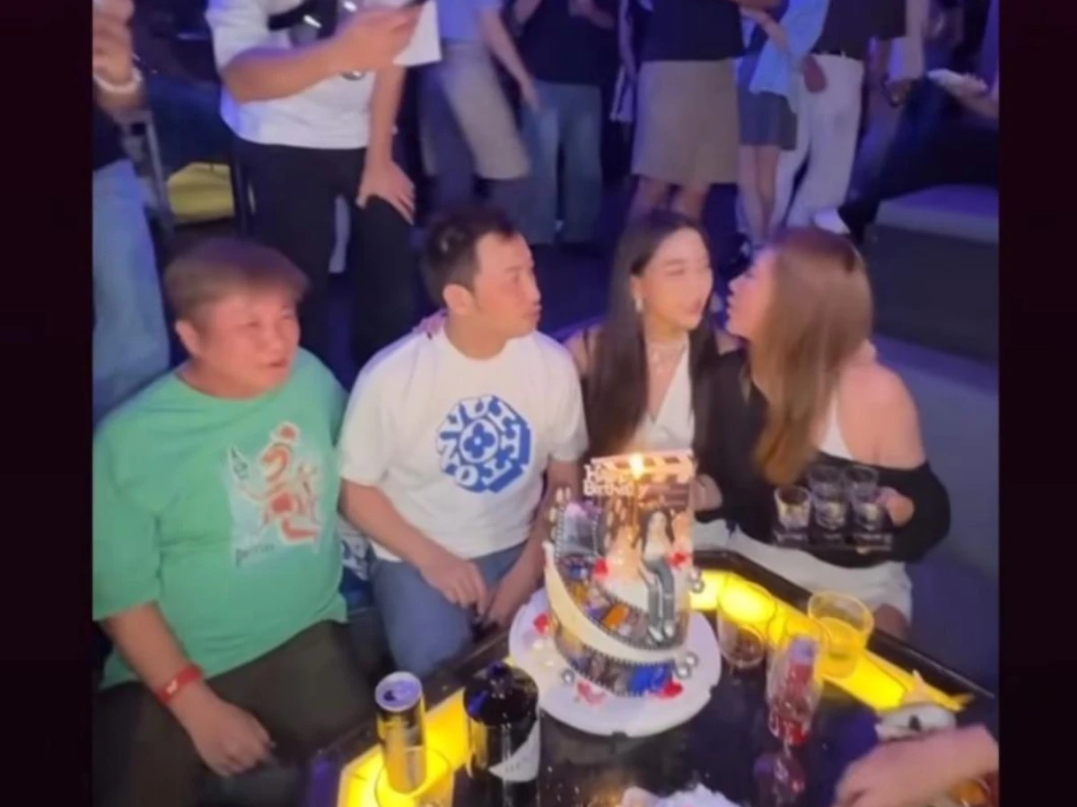 小禎與前夫李進良愛女18歲生日同框