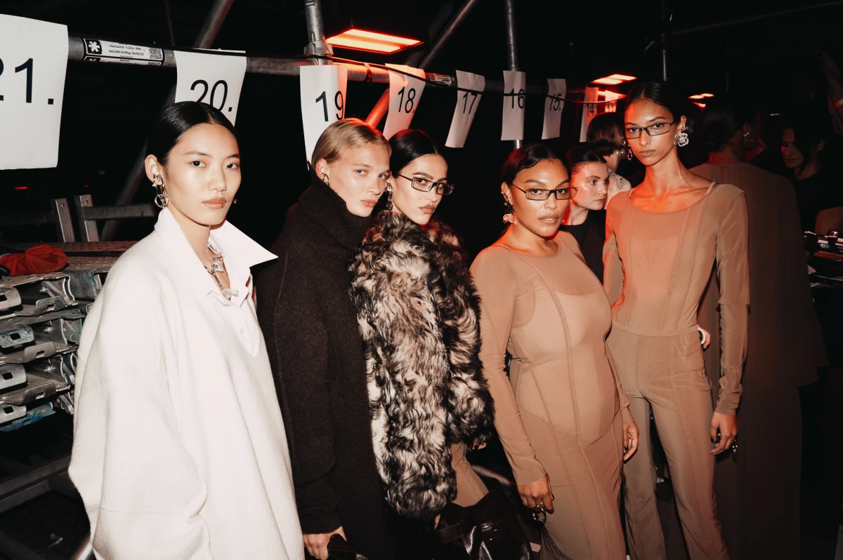 H&M倫敦時裝週 2025秋冬系列，圖片來源：H&M