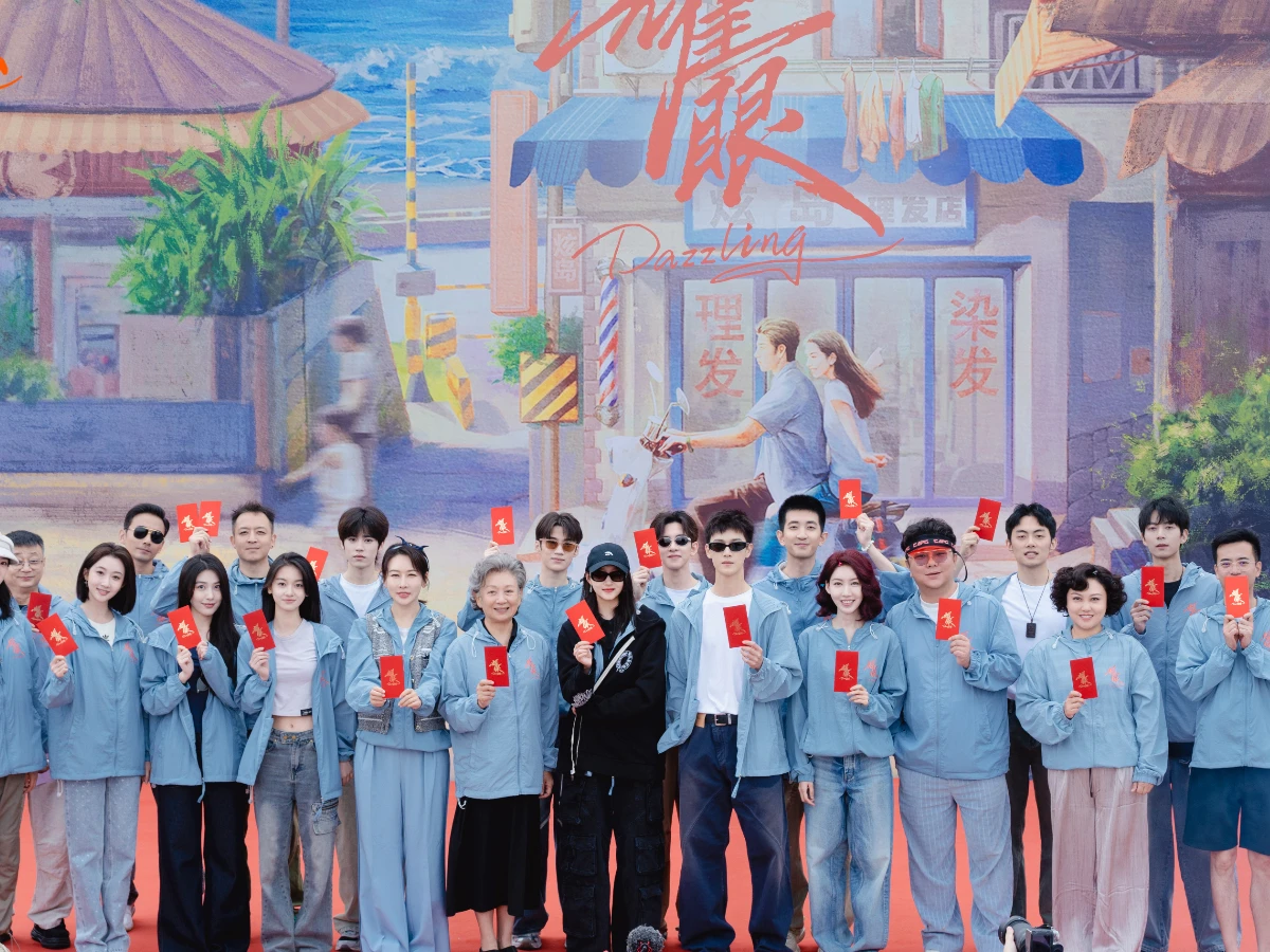 劇情亮點6.《致我們暖暖的小時光》導演&times;《夏至未至》編劇