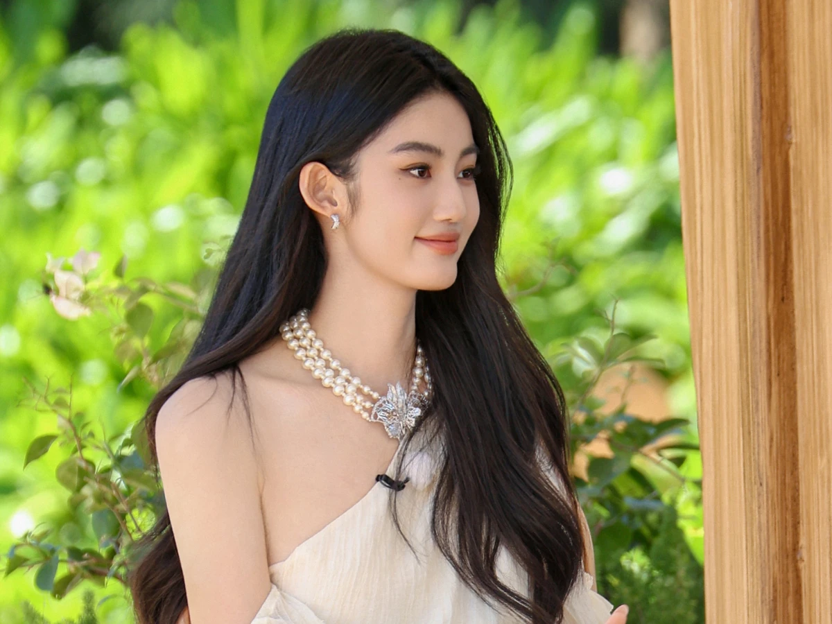 屬牛女：丑時（100–300 出生）