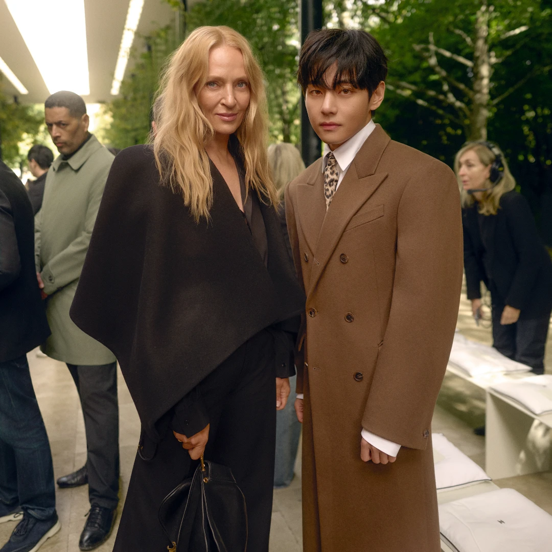 V同框鄔瑪舒曼亮相巴黎！CELINE 2026夏季系列散發極致法式魅力