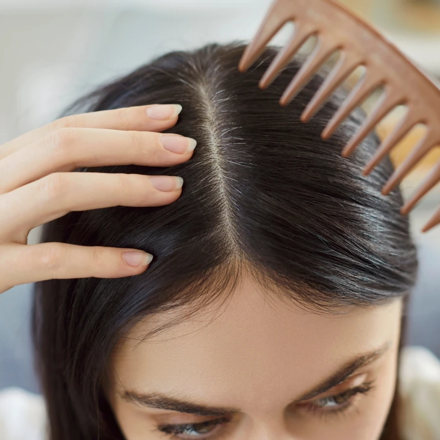 顯老髮色：全染黑