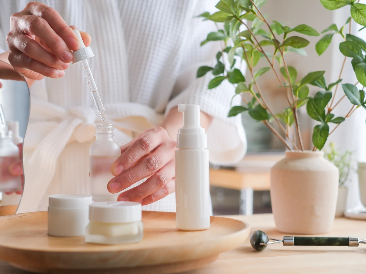 在選擇保濕或抗老護膚品可留意這些成分