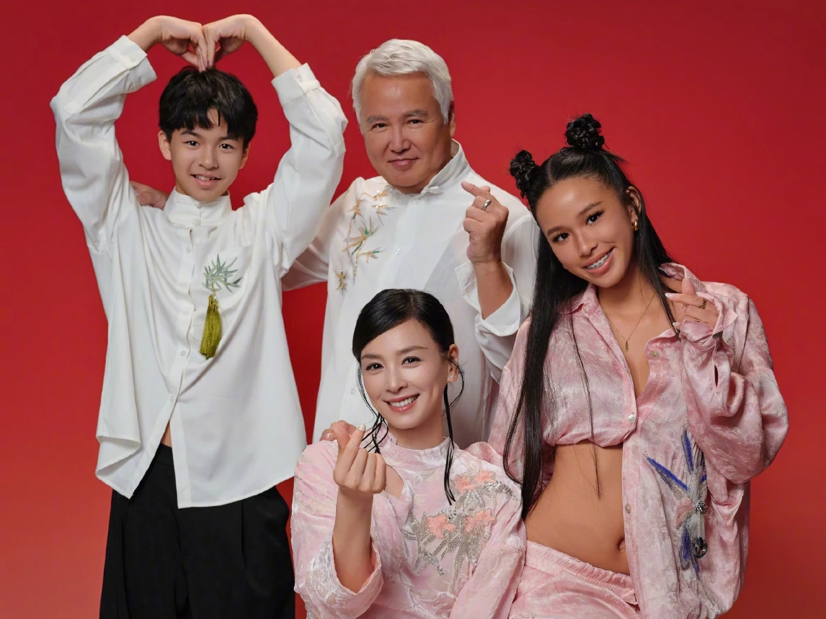 張庭與林瑞陽曬全家合照