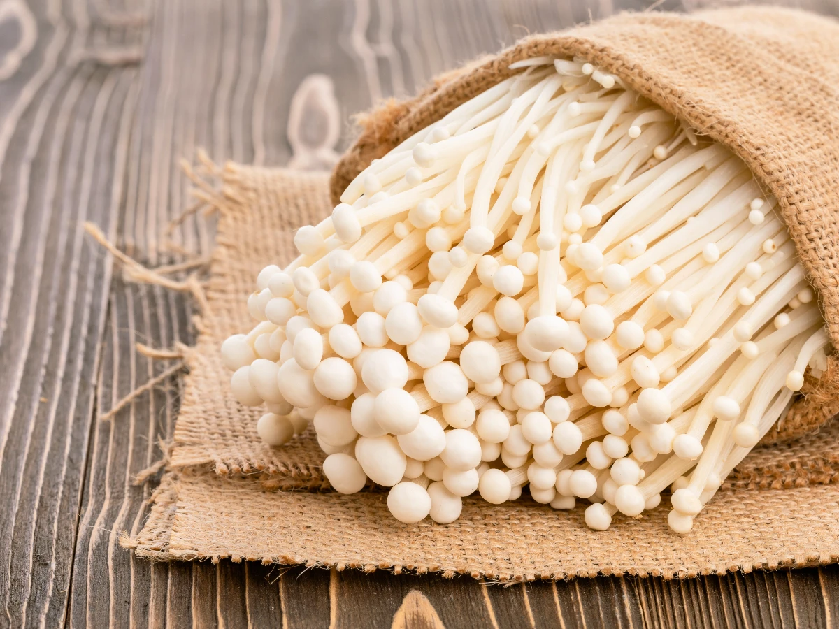 金針菇功效｜金針菇低卡高蛋白　纖維高花椰菜2倍