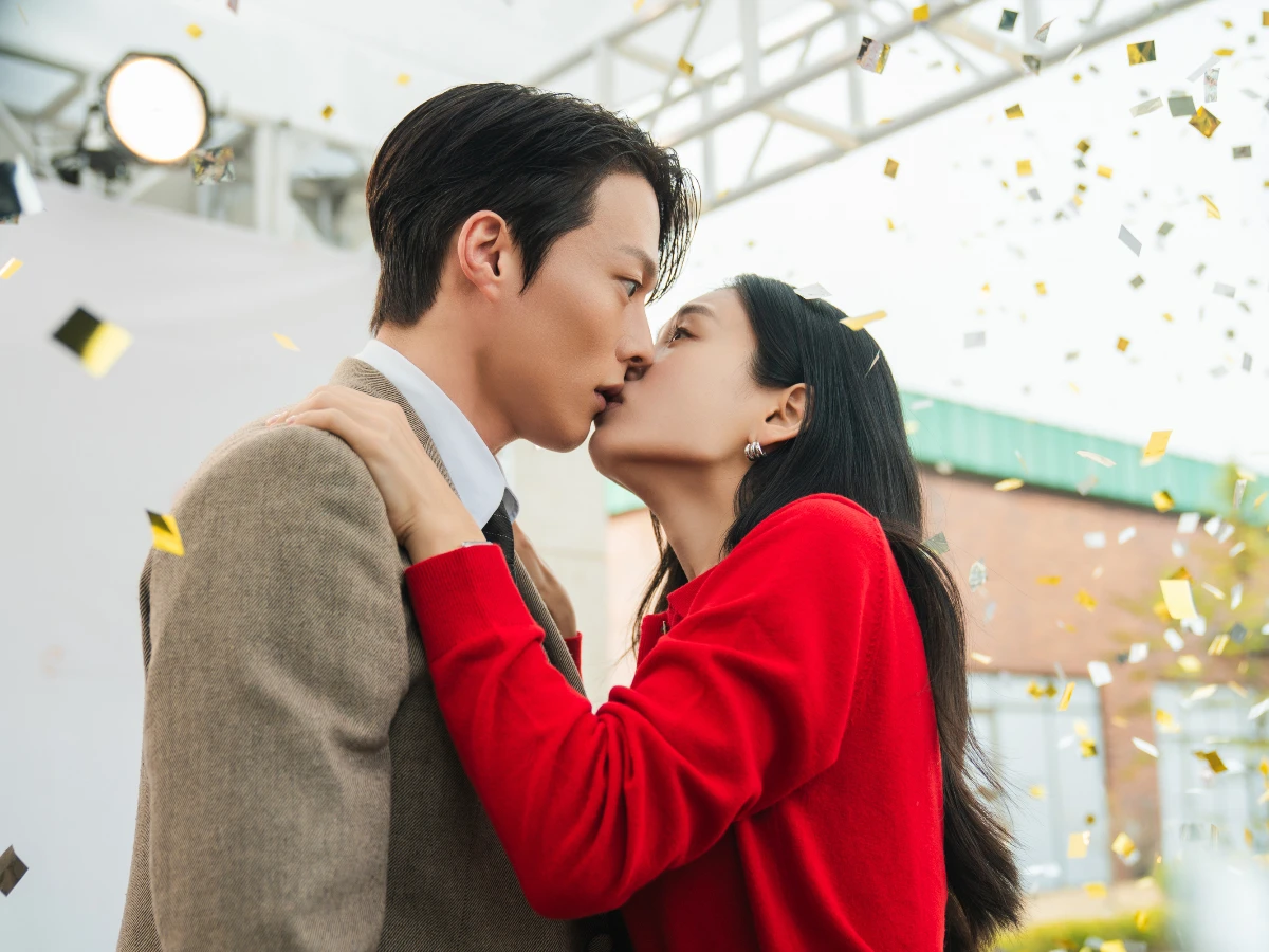 劇情亮點1.天災級災難之吻揭開秘密