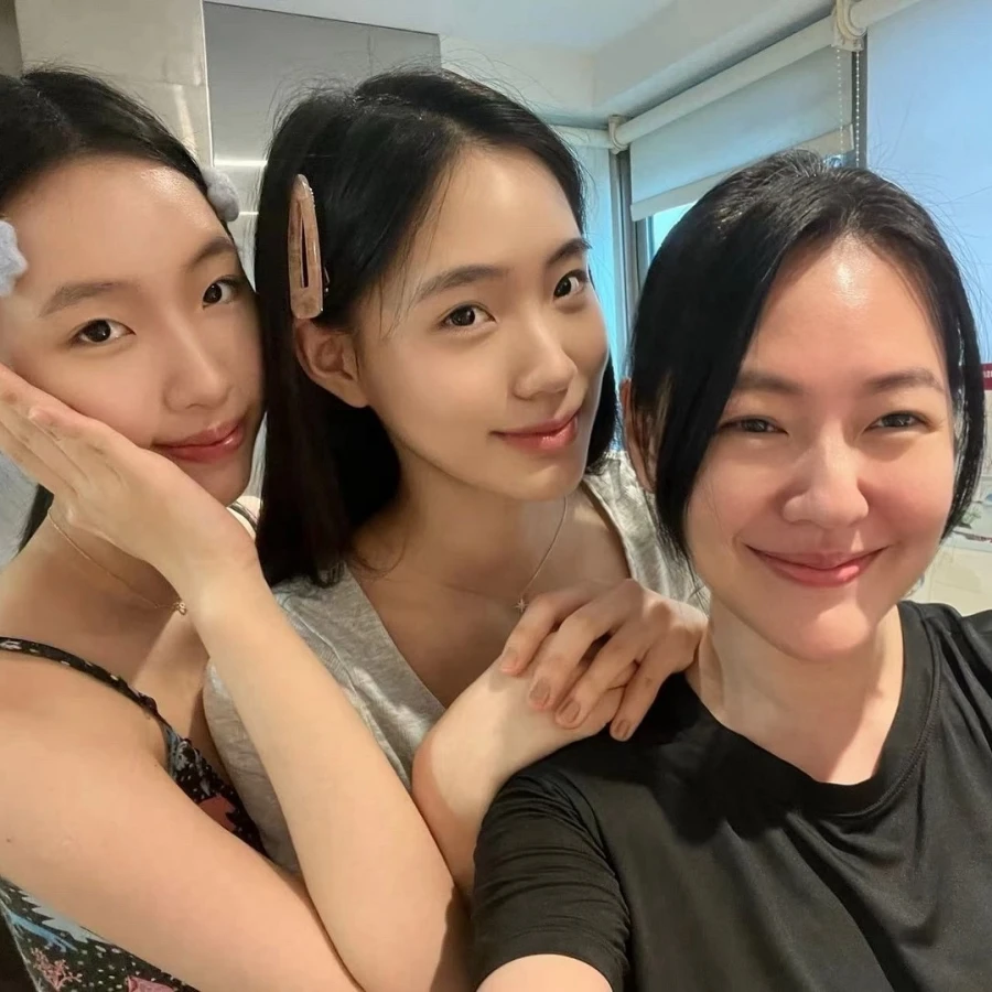 Lily保養秘訣:長痘痘當天晚上睡覺 Lily保養秘訣:長痘痘當天晚上睡覺