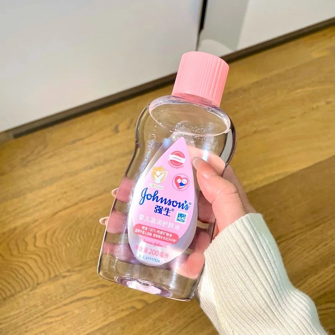 嬰兒油竟有這些妙用!網友狂推「8個隱藏用法」清粉刺+香水定香,過期也不浪費!