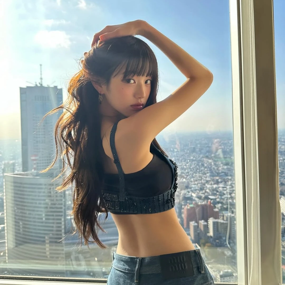 背薄了年輕10歲!韓妞瘋練「美背伸展」瘦厚背+消副乳,每天10分鐘超有感!