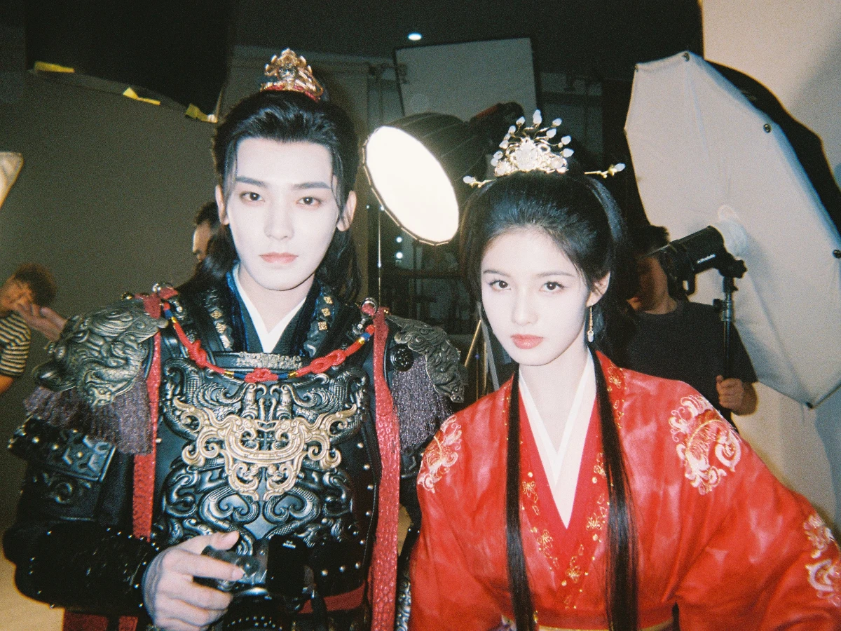 劇情亮點1.朝堂權謀&times;契約夫妻劇情燒腦