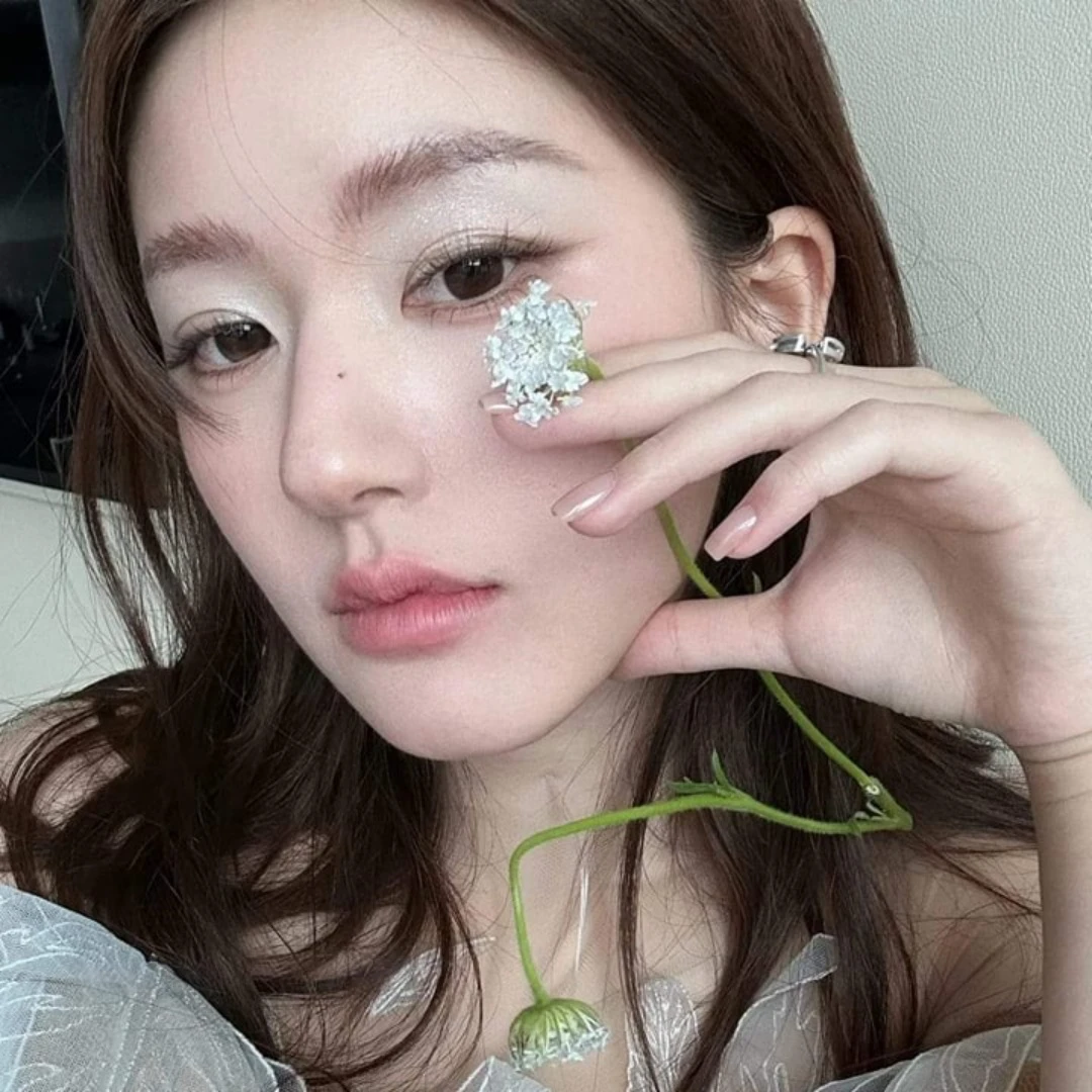 唇膏塗錯反顯老!趙露思同款「減齡口紅畫法」把唇線筆換成這個,唇型秒回春!