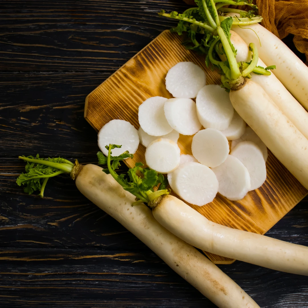 白蘿蔔便宜又營養！生吃清熱、熟吃助排便，4大健康益處與食用禁忌一次看