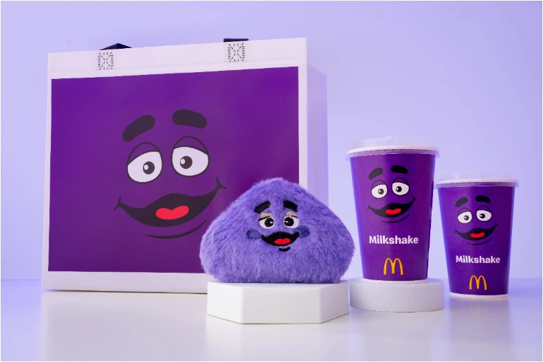 麥當勞奶昔回歸12間門市限定開賣！亞洲爆紅「奶昔大哥毛毛包」台灣也有啦