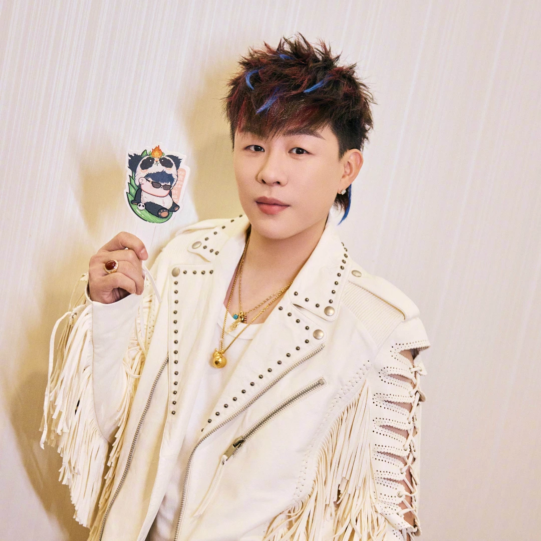 胡彥斌、易夢玲「貼臉擁吻」新戀情曝光!兩人相差16歲交往細節遭起底