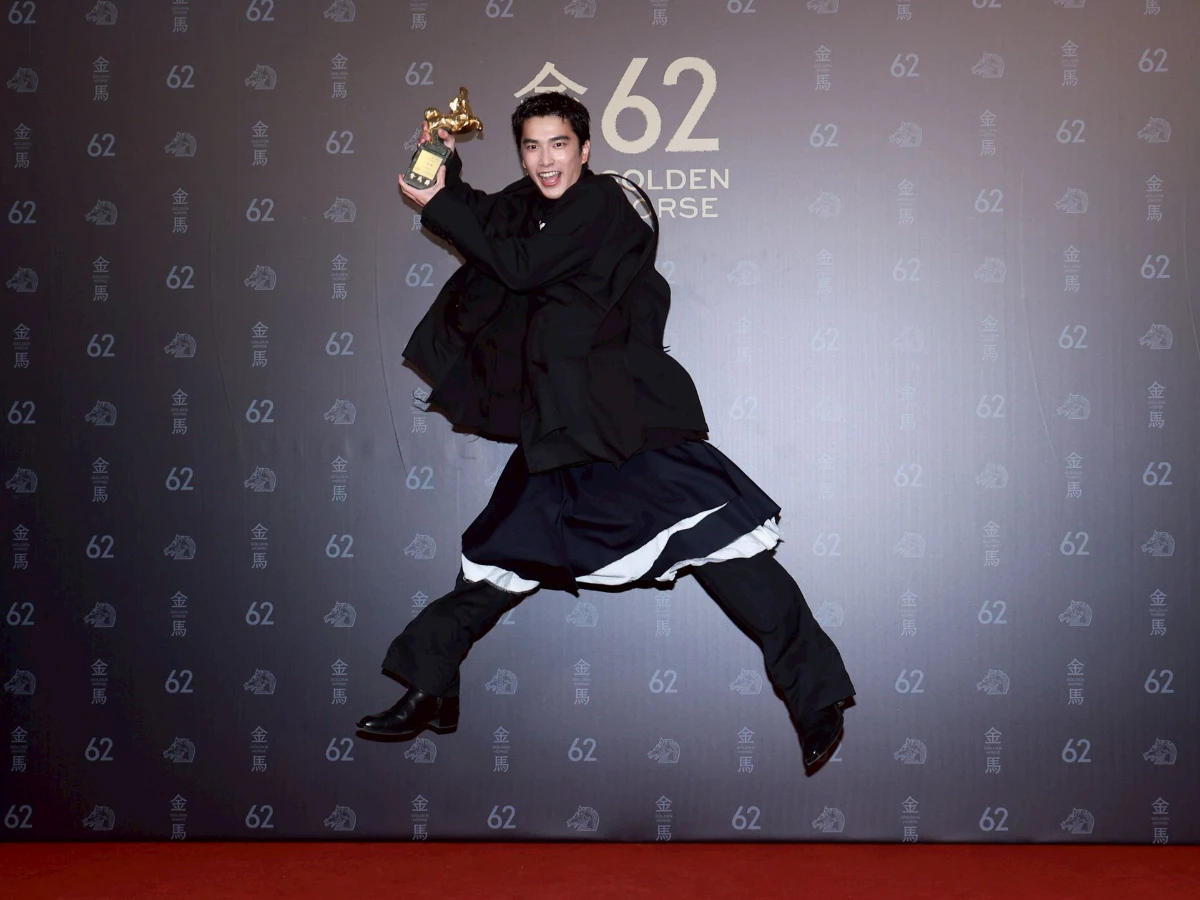 金馬62／曾敬驊《我家的事》奪下「最佳男配角」！哭到啜泣訴感謝