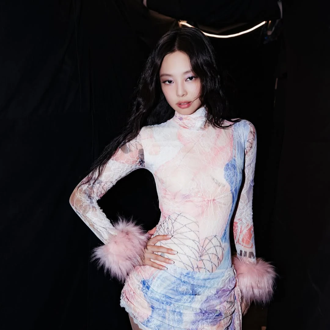 Jennie參演《換乘戀愛4》準備爆料「舊愛Kai、V猛料」！網友狂敲碗要聽戀愛觀